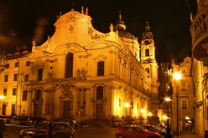 Chrám sv. Mikuláše v noci
foto: commons.wikimedia.org