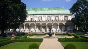 Renesanční letohrádek královny Anny (Belveder) je součástí zahrad Pražského hradu.Dal ho vystavět Ferdinand I.
foto: cs.wikipedia.org